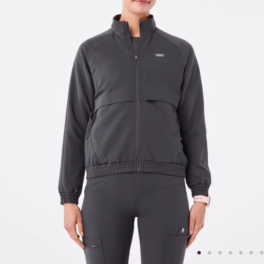 FIGS Sydney Scrub Jacket in Charcoal